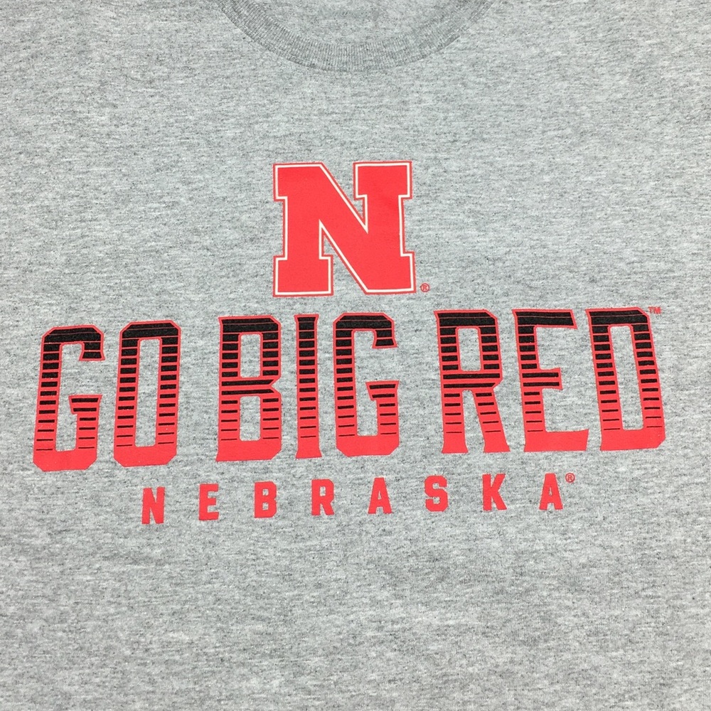 ➡️Nebraska Go Big Red Tee Men’s Size Medium - Picture 3 of 6